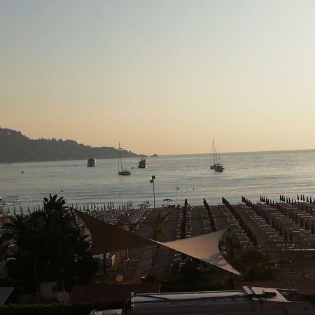 B&B Baia Delle Sirene Giardini Naxos Luaran gambar